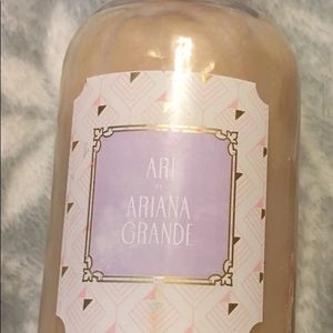 Ari by Ariana Grande Bubble Bath